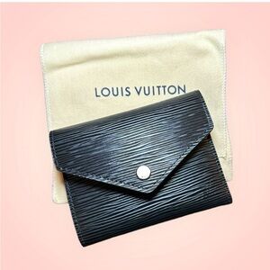 NWOT Louis Vuitton Epi Noir Victorine Trifold Wallet Black Leather Authentic LV